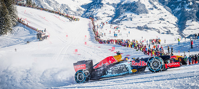 Streif vs Formuła 1 - pasjonujący pojedynek w Kitzbühel Streif vs Formuła 1 - pasjonujący pojedynek w Kitzbühel