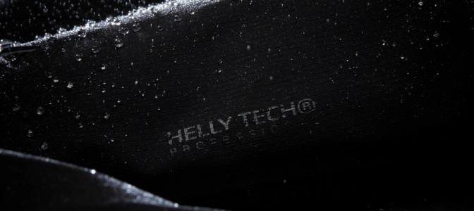 Helly Hansen prezentuje modułową odzież przeciwdeszczową dla aktywnych miejskich profesjonalistów