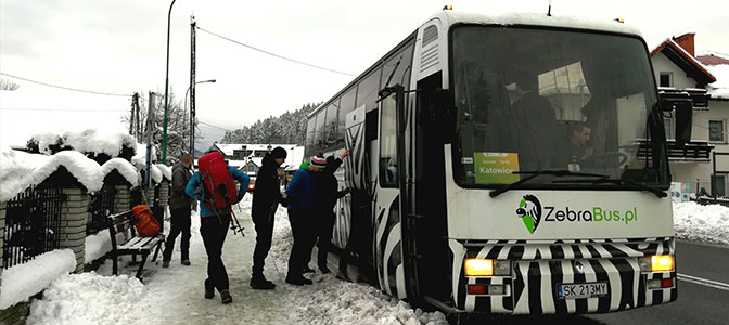 Sezon zimowy w Szczyrku wystartował, Ślązacy przesiadają się z samochodu do autobusu