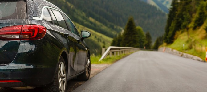 Jak przygotować auto do długiej trasy? Lista must-have