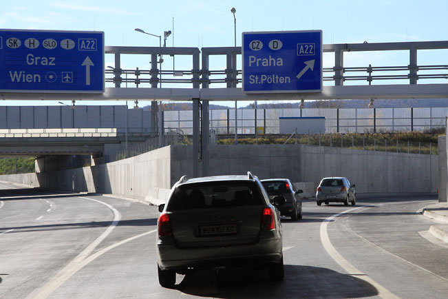 Wyjazd z tunelu na autostradę A22 fot.skionline.pl Wyjazd z tunelu na autostradę A22 fot.skionline.pl